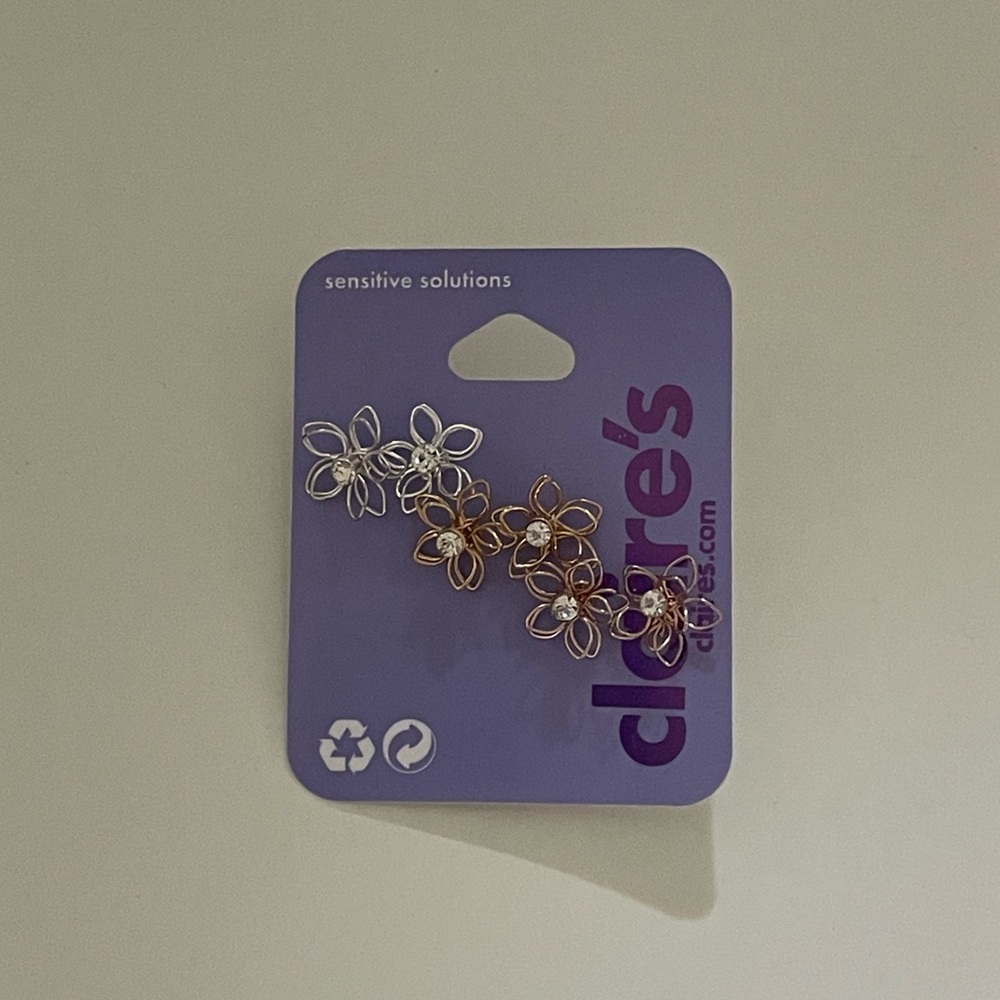 Claire’s Floral Earrings